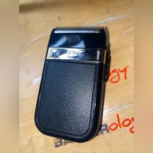 Kemei shaver